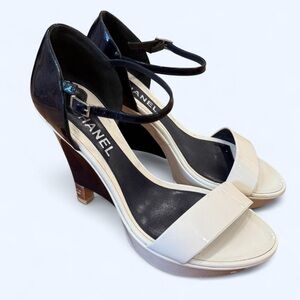 Chanel Black & White Patent Leather Heels Size 10 (40) CC Logo